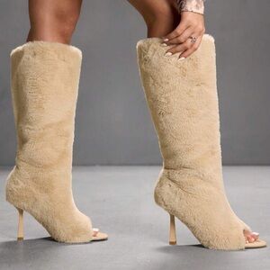 Chic Faux Fur Knee-High Boots in Cream